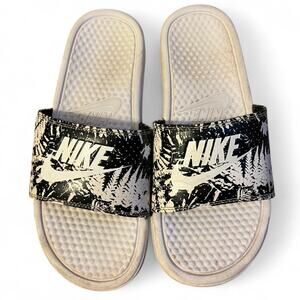 Nike black and white slides